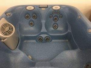 4-person-jacuzzi