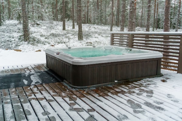 hot tub delivery in winter