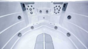 swim expert 14 jets interior
